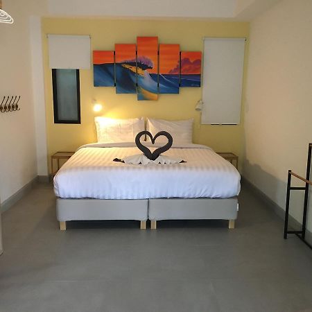 Baan Andaman Sea Surf Hotel Patong Екстериор снимка